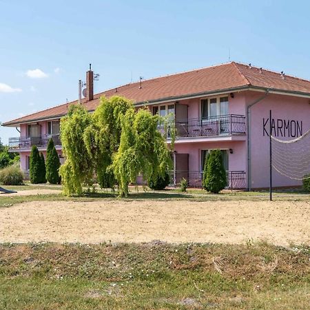 Apartmány Karmon Park Veľký Meder Exterior foto